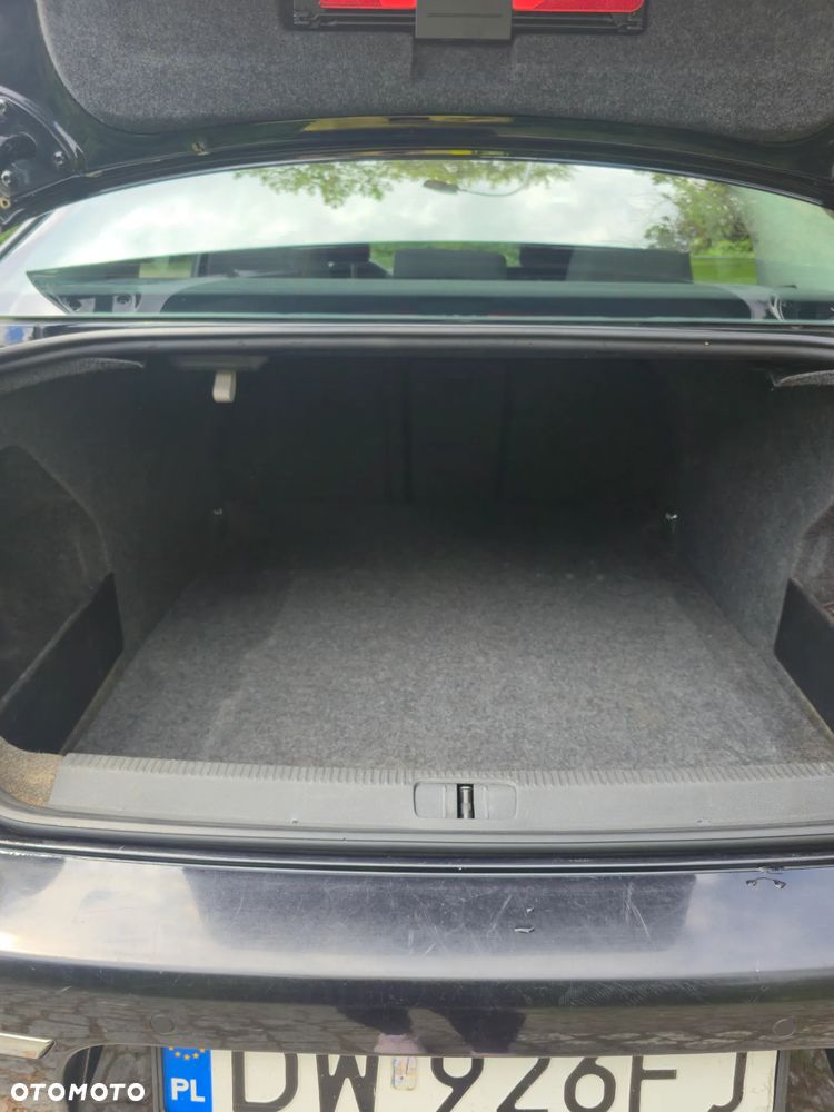 Volkswagen Passat 2.0 TDI Comfortline - 11