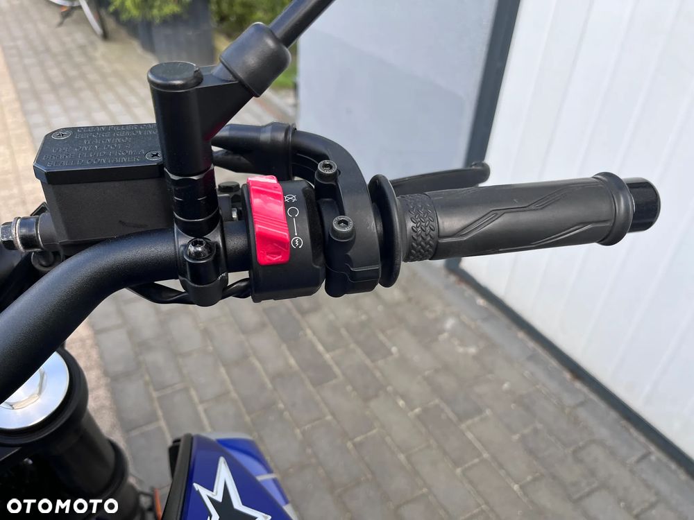 Yamaha MT - 17