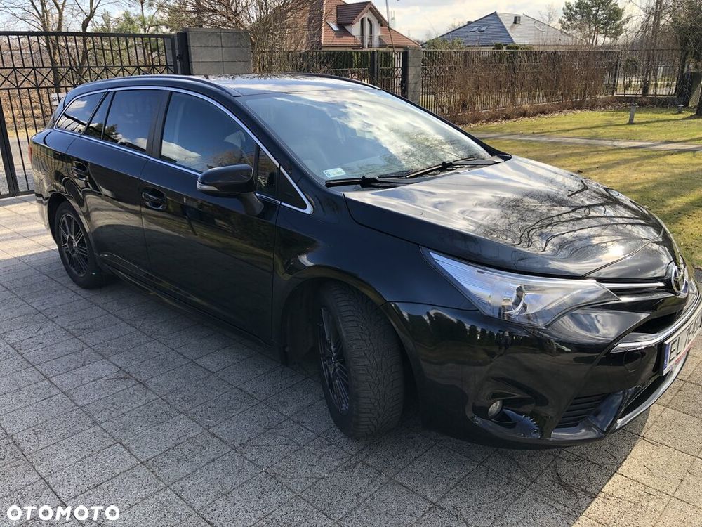 Toyota Avensis 2.0 D-4D Premium - 2