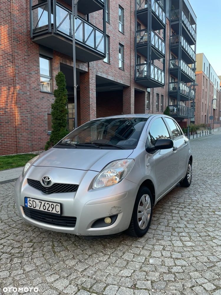 Toyota Yaris - 1