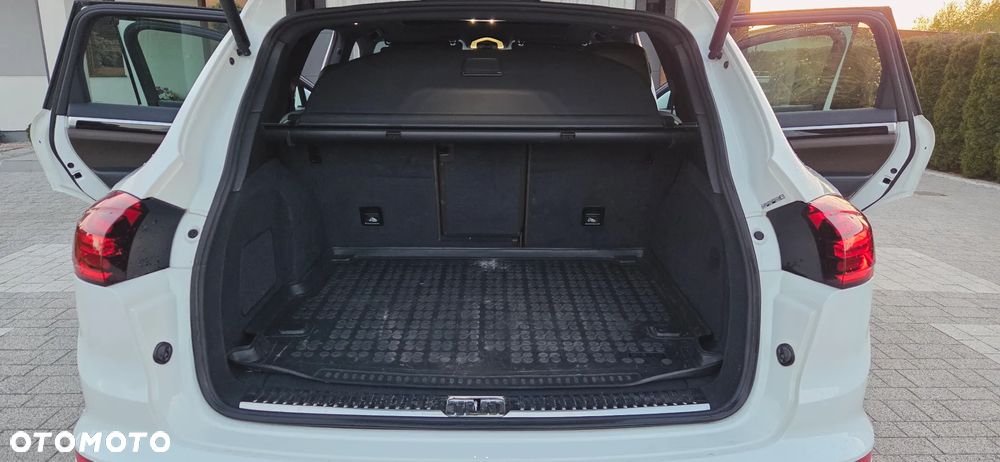Porsche Cayenne Diesel Platinum Edition - 32