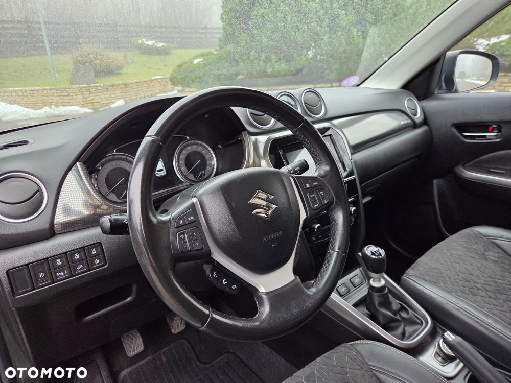 Suzuki Vitara 1.4 Boosterjet SHVS Premium 4WD - 33