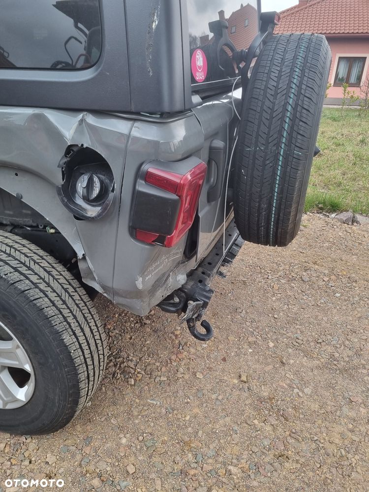 Jeep Wrangler - 25