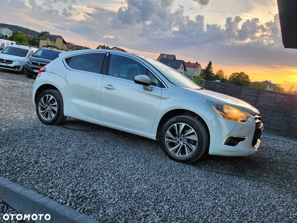 Citroën DS4 HDi 165 SoChic - 2