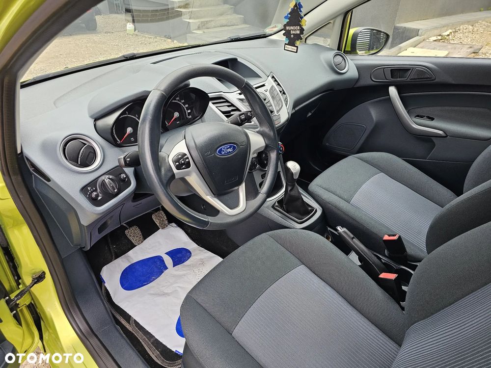 Ford Fiesta - 12