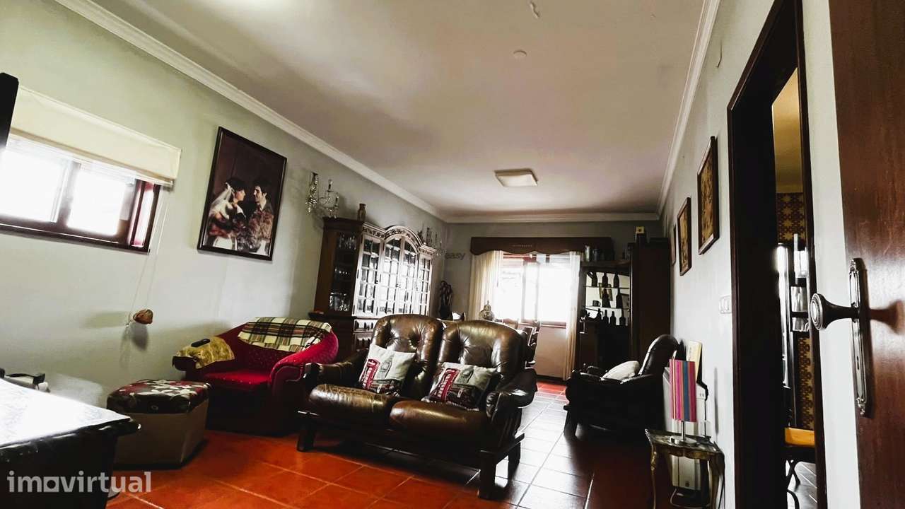 Apartamento T2+3 com Quintal no Centro de Valença - Grande imagem: 3/18