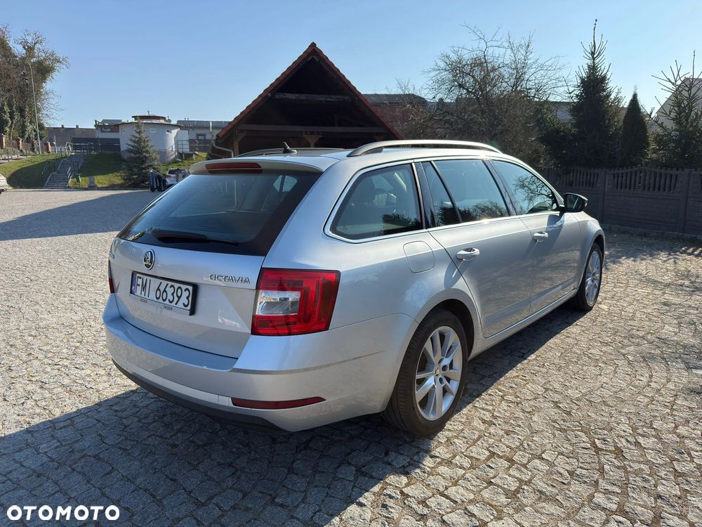 Skoda Octavia 2.0 TDI Style DSG - 3