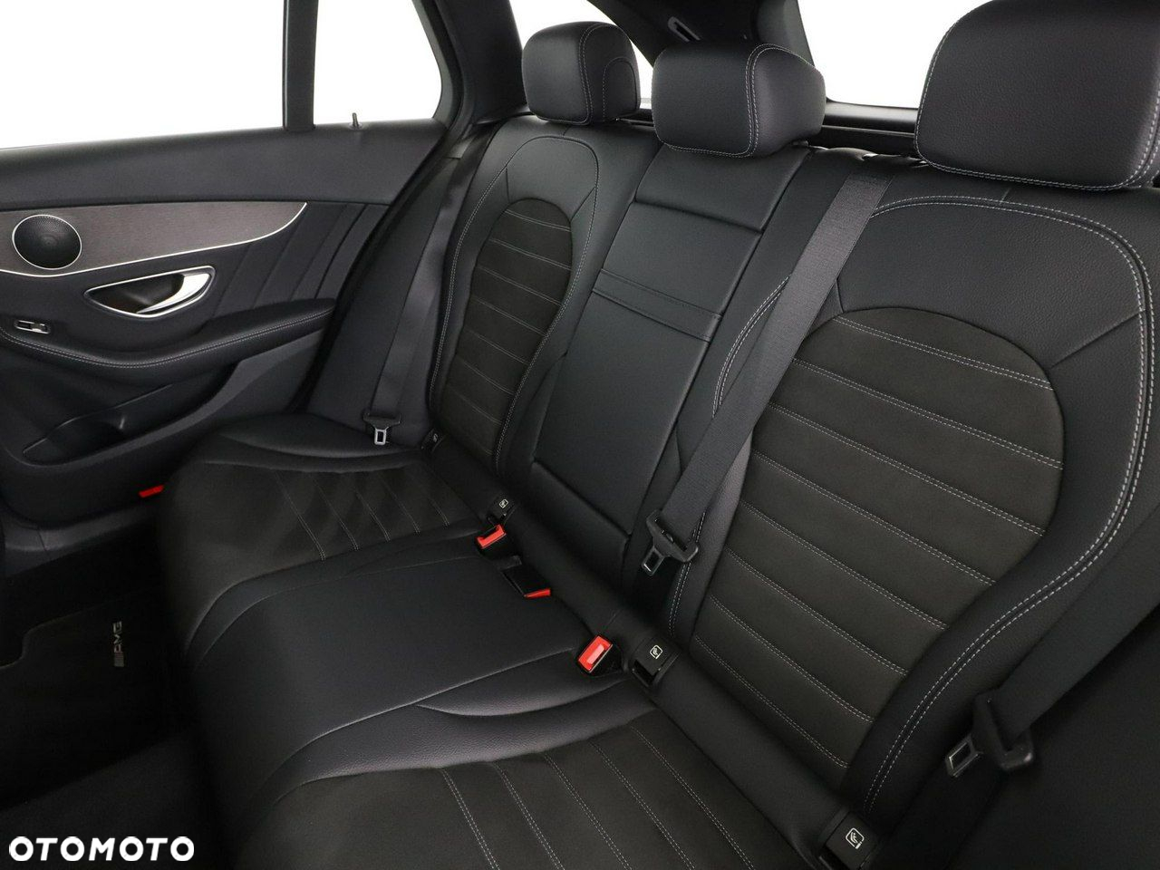 Mercedes-Benz Klasa C 300 d T 4Matic 9G-TRONIC AMG Line - 17