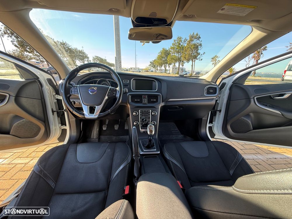 Volvo V40 D2 Momentum - 10