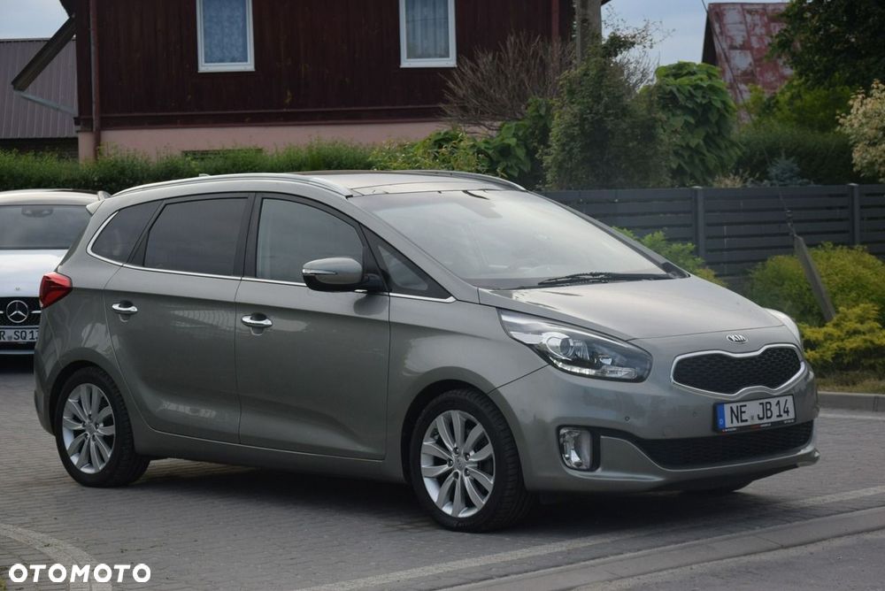 Kia Carens - 1