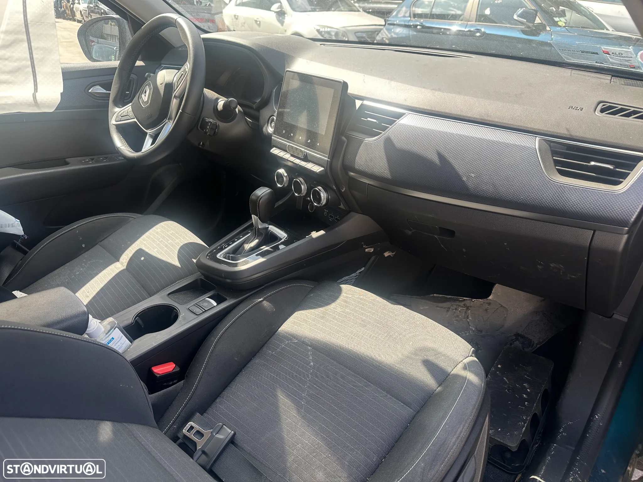 RENAULT ARKANA 1.6 E-TECH HIBRID DE 2022 (CENTRO DE ABATE) - 5