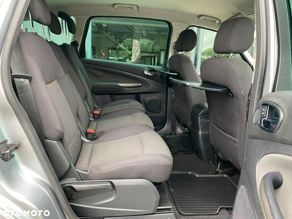 Ford S-Max - 9