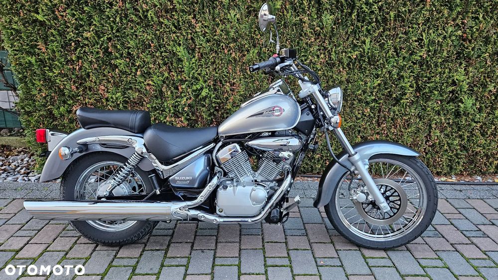 Suzuki Intruder