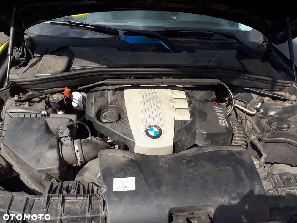 BMW 1 E87 07-11 LIFT KLAPKA WLEWU PALIWA 668/9 SCHWARZ 2 - 30