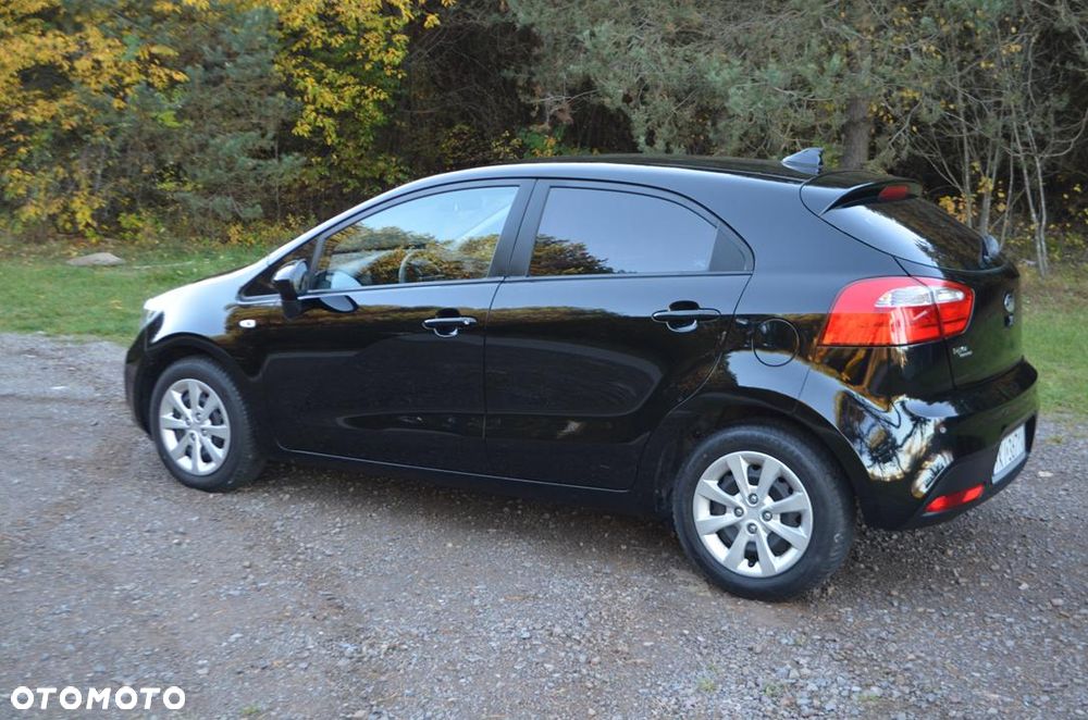 Kia Rio - 10