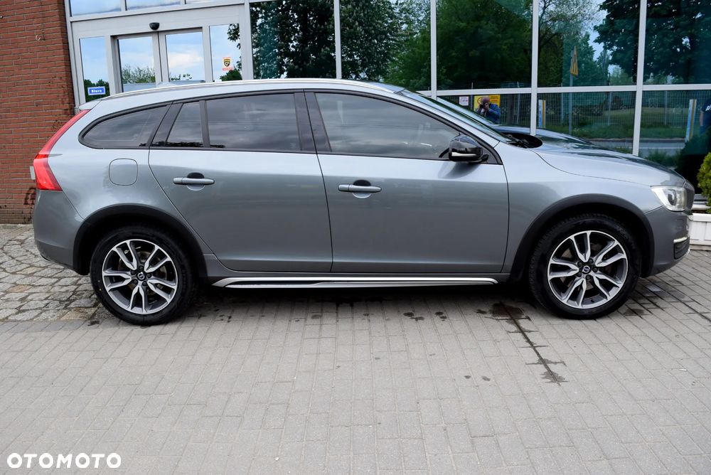Volvo V60 Cross Country D3 Drive-E Summum - 14
