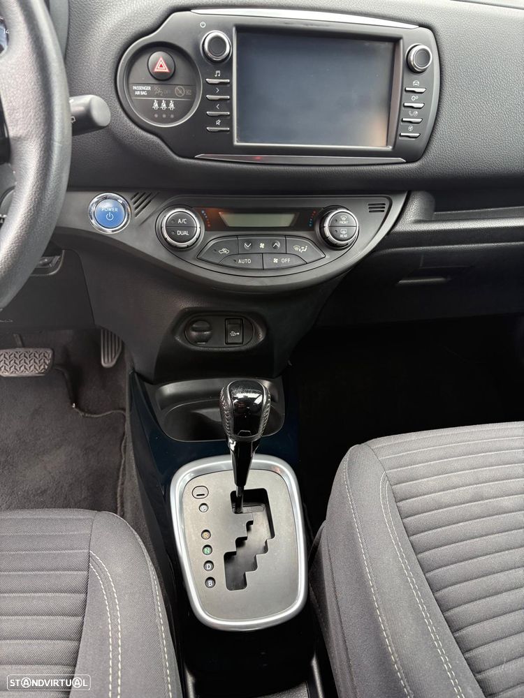 Toyota Yaris 1.5 HSD Square Collec.White - 8