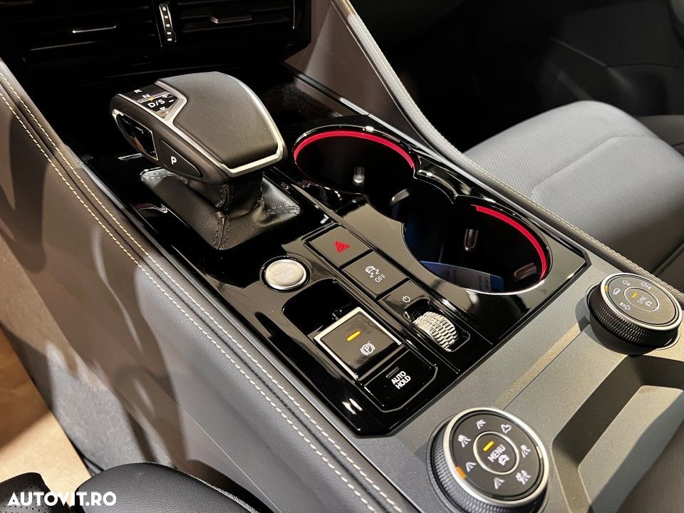 Volkswagen Touareg - 13