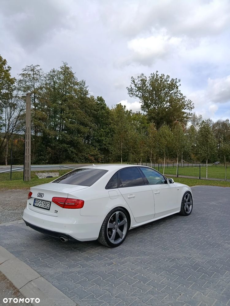 Audi A4 2012 photo 4