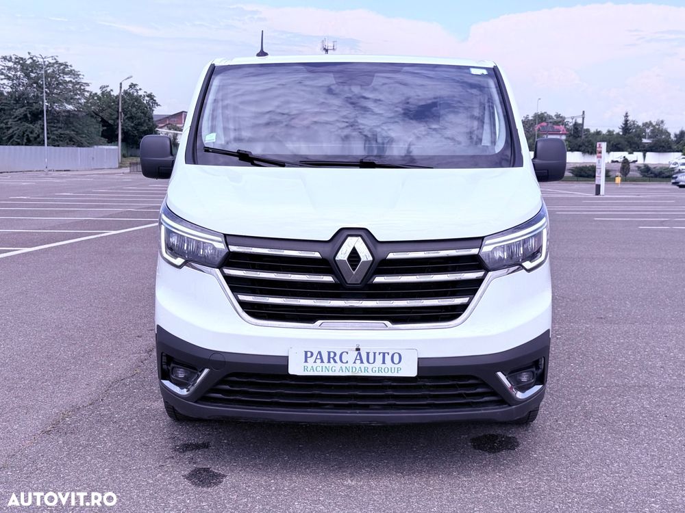 Renault Trafic 2.0 Blue dCi 130 Furgon Cabina Dubla L2H1 - 10