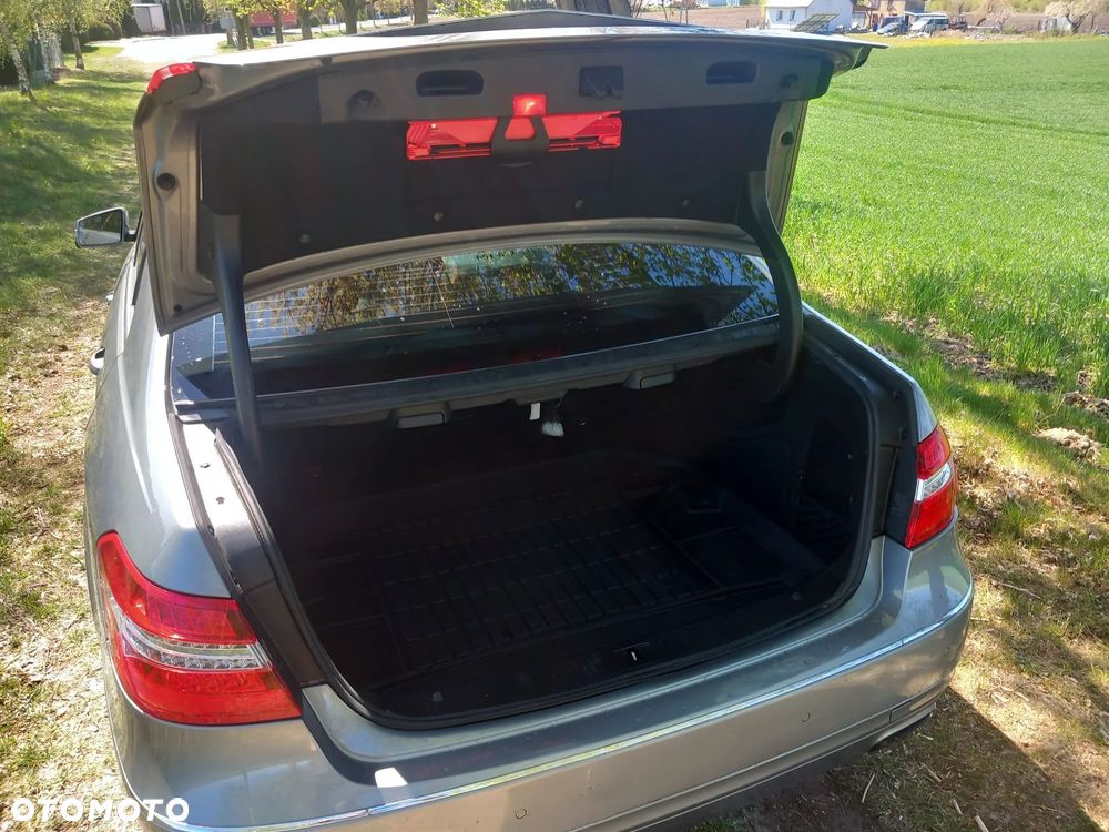 Mercedes-Benz Klasa E 250 CDI 4-Matic BlueEff Avantgarde - 27