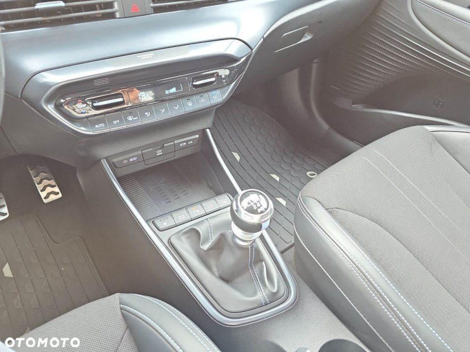 Hyundai i20 - 15