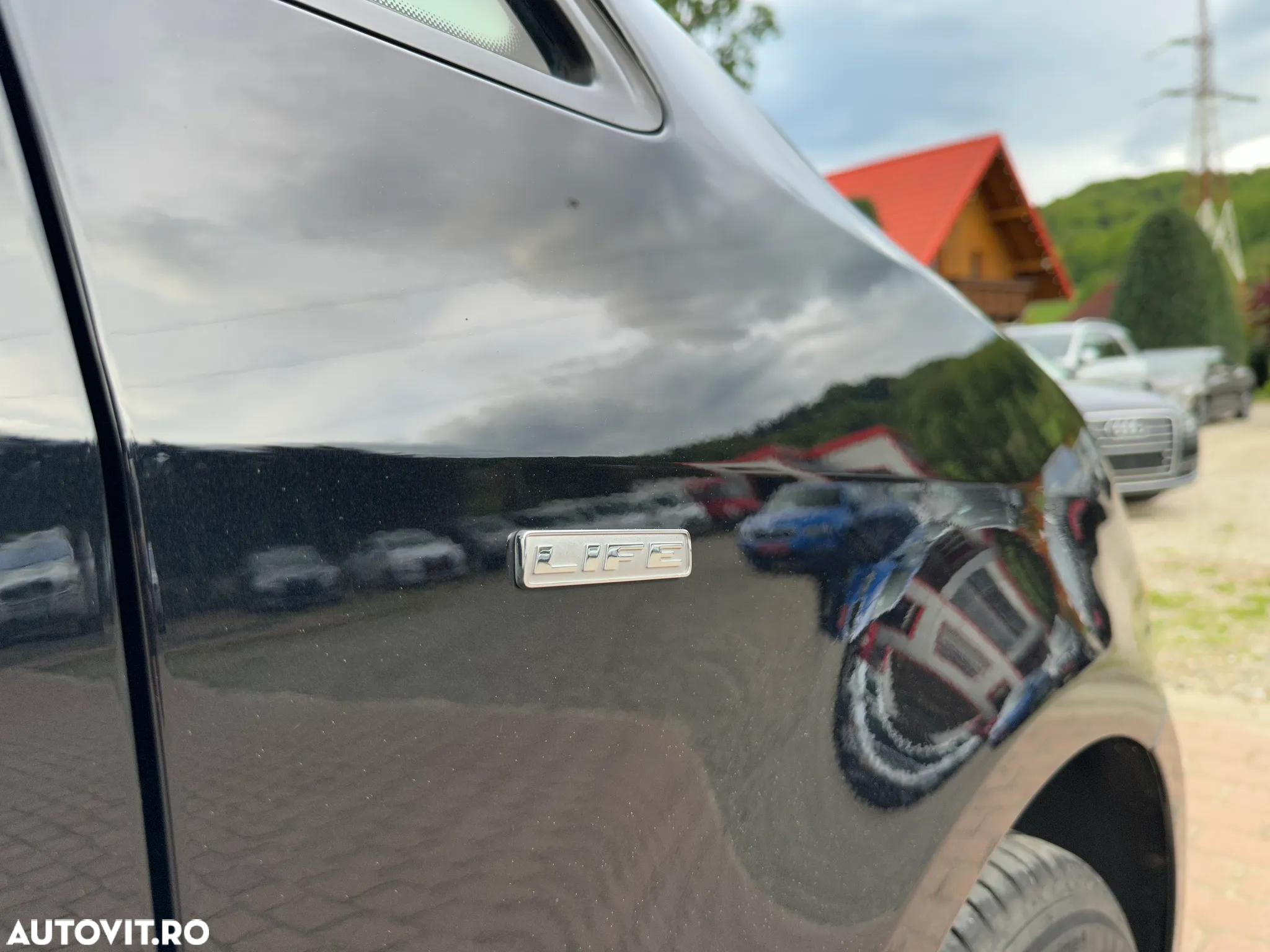 Volkswagen Touran 2.0 TDI DPF BlueMotion Technology DSG Life - 15