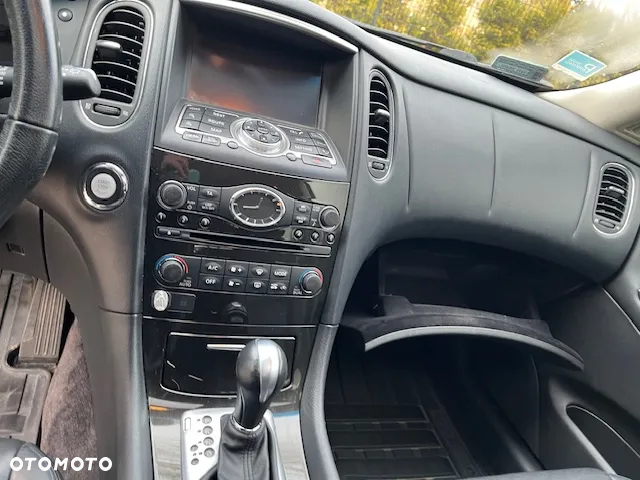 Infiniti QX50 - 10
