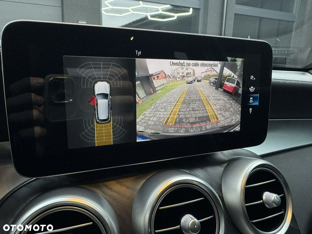 Mercedes-Benz GLC 300 e 4-Matic - 29