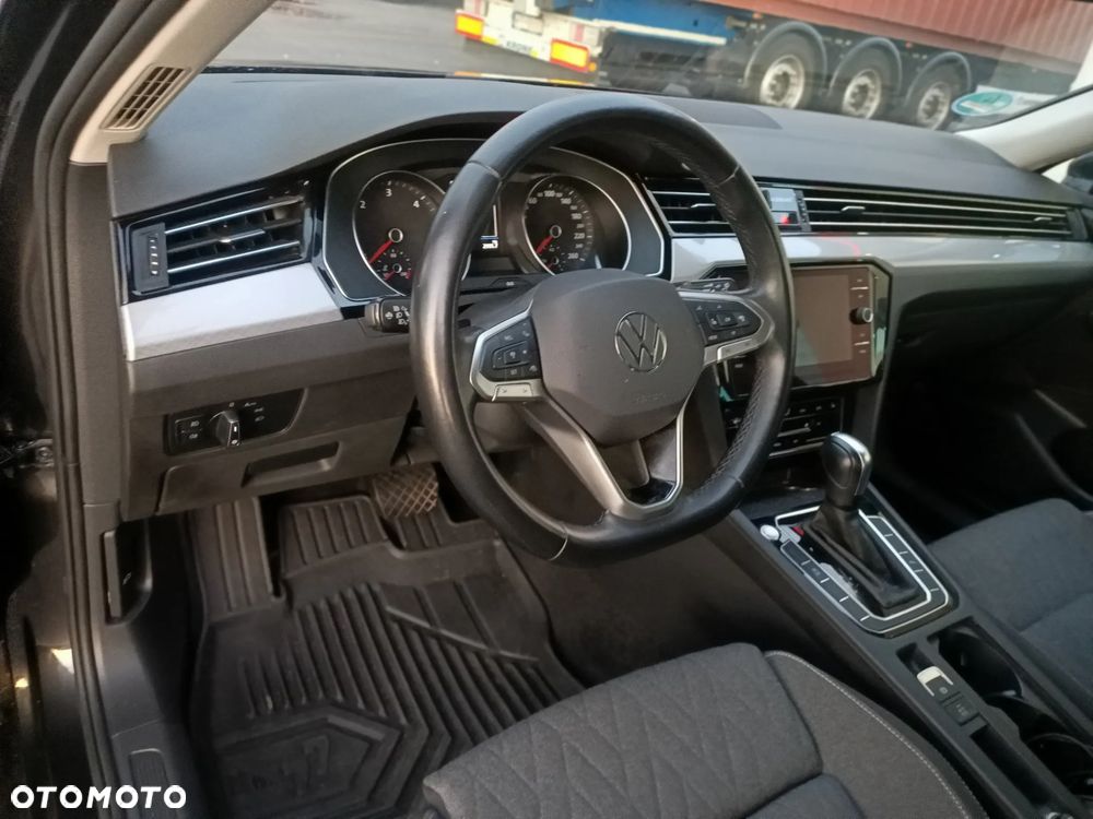 Volkswagen Passat - 29