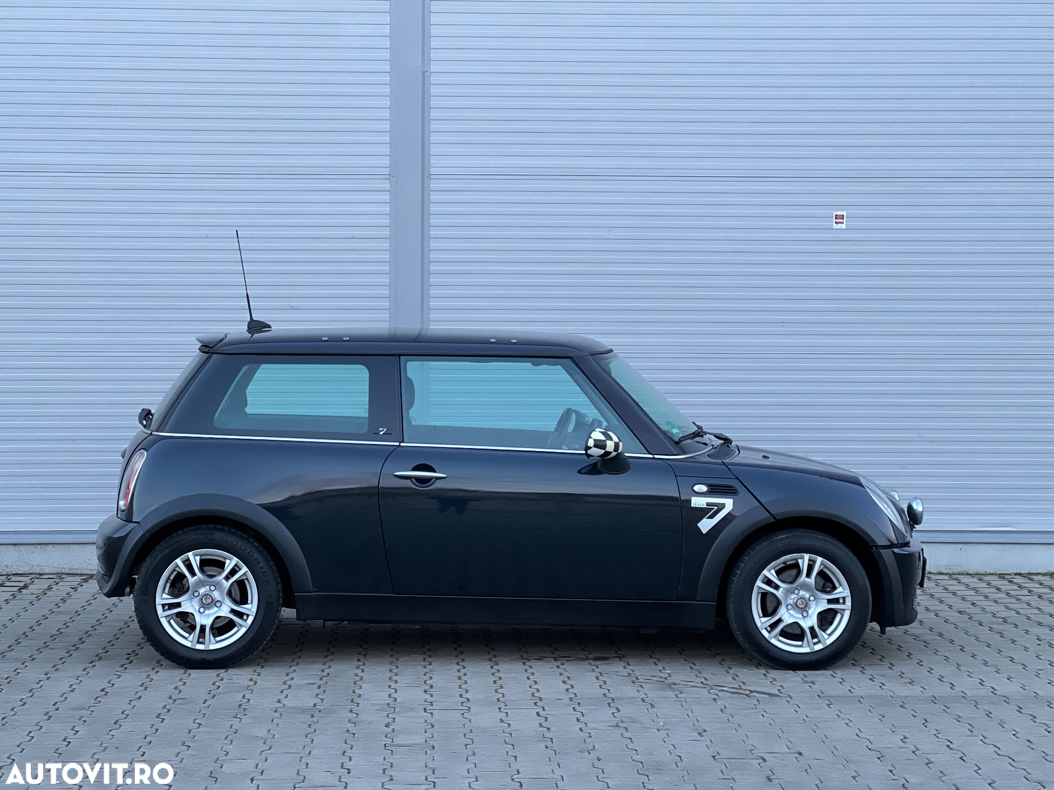 Mini Cooper One - 2