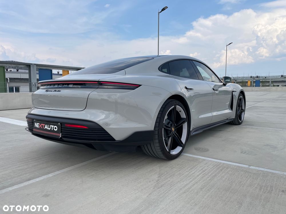 Porsche Taycan Turbo - 8
