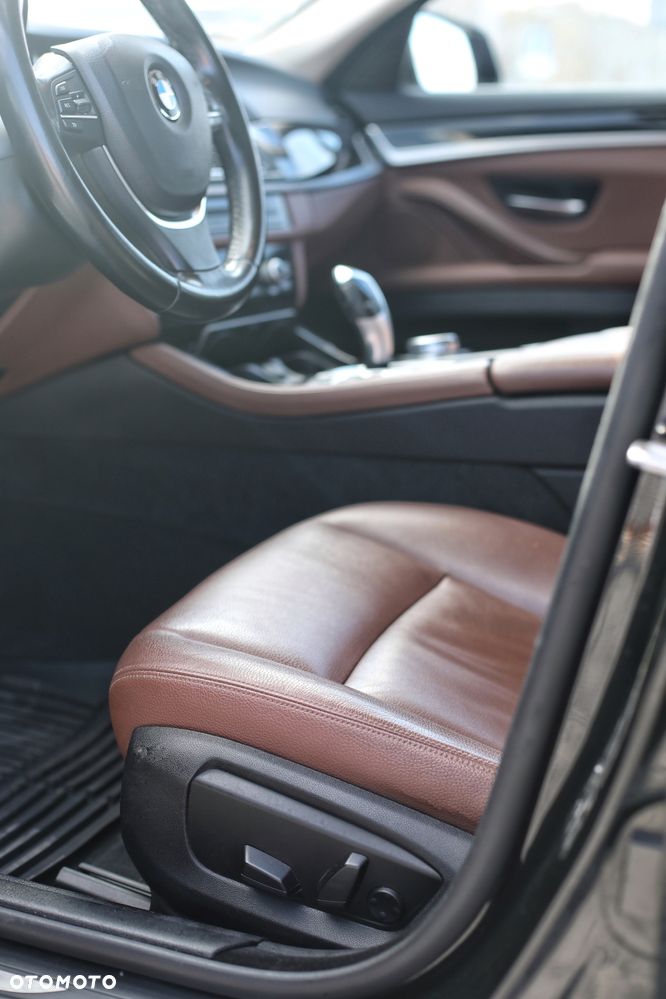 BMW Seria 5 520d Luxury Line - 31
