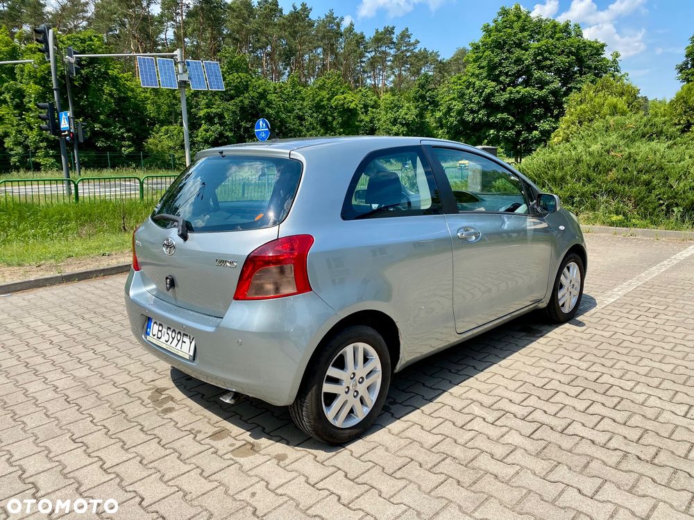 Toyota Yaris 1.3 Luna - 4
