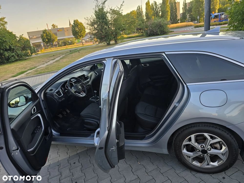 Kia Ceed 1.4 L - 8