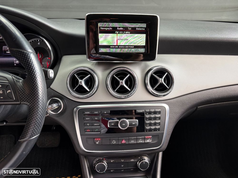 Mercedes-Benz CLA 220 d 7G-DCT AMG Line - 11
