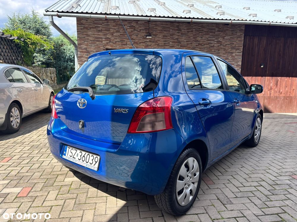 Toyota Yaris 1.3 Luna - 4