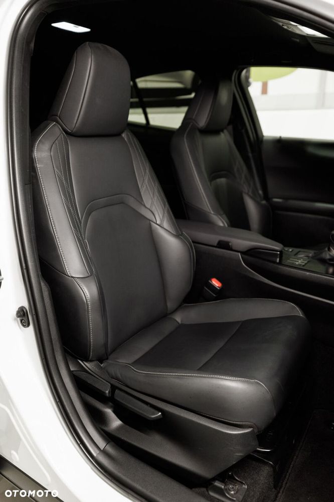 Lexus UX 250h GPF F Sport Design 2WD - 16