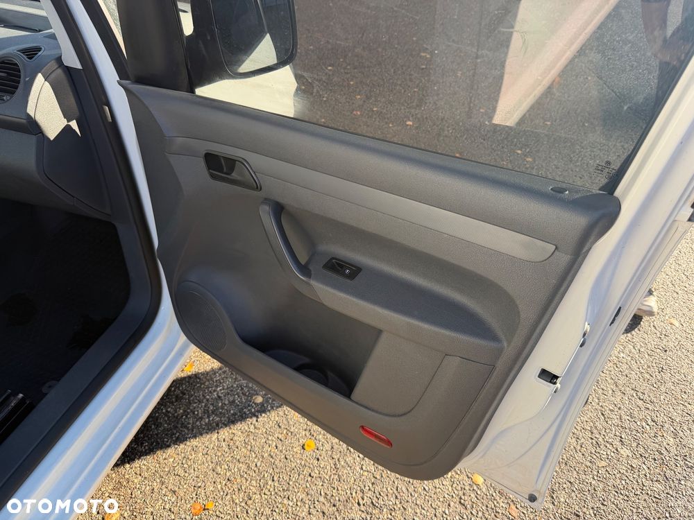 Volkswagen Caddy Maxi DSG - 15