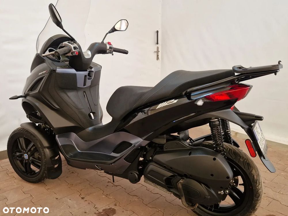 Piaggio MP-3 - 10