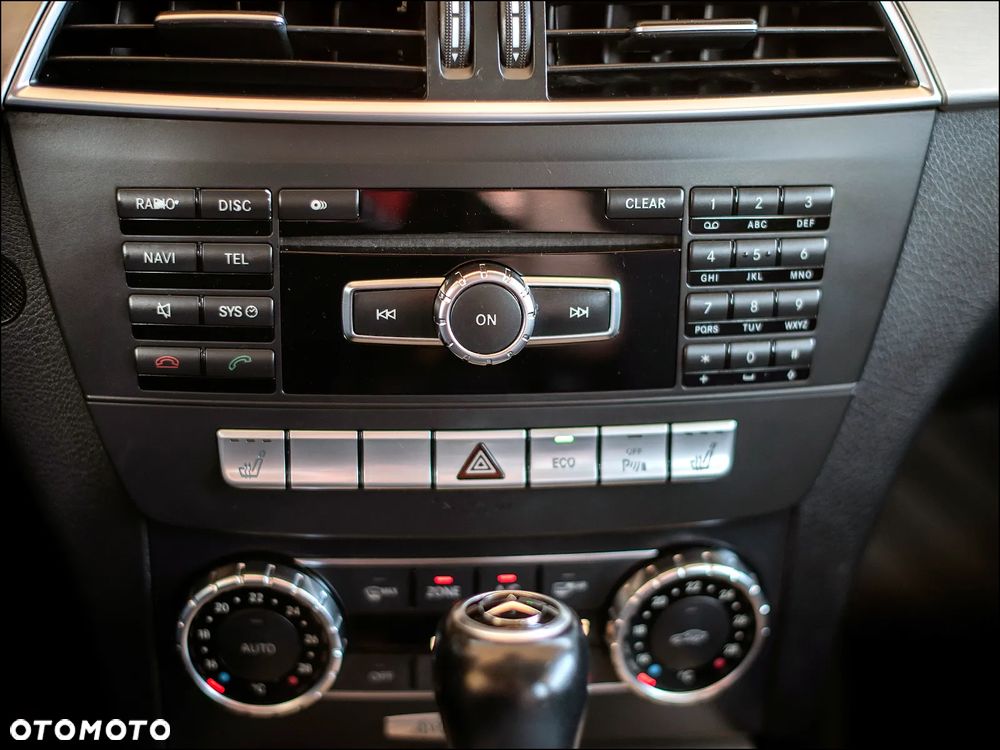 Mercedes-Benz Klasa C 180 BlueEFFICIENCY 7G-TRONIC Avantgarde - 25