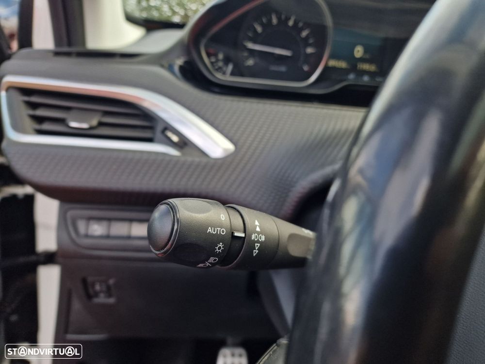 Peugeot 2008 1.2 PureTech Crossway - 22