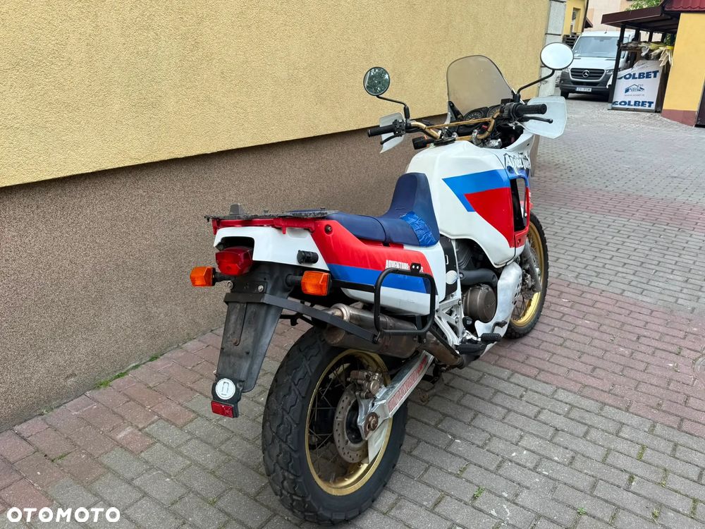 Honda XRV - 7