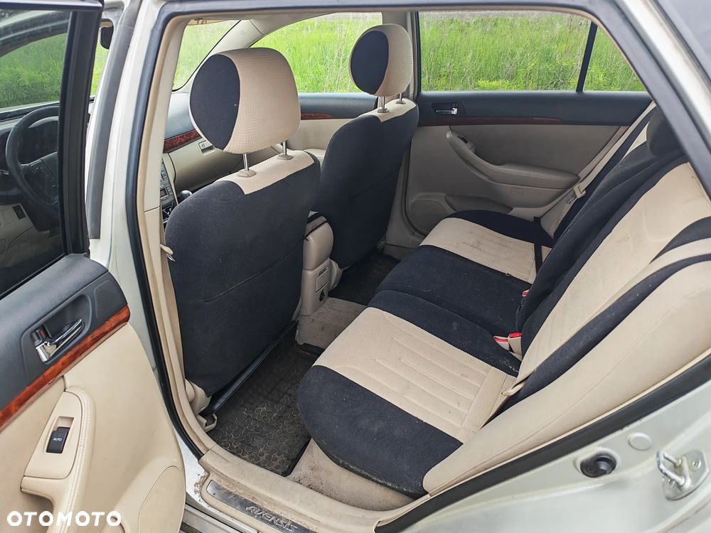 Toyota Avensis - 7