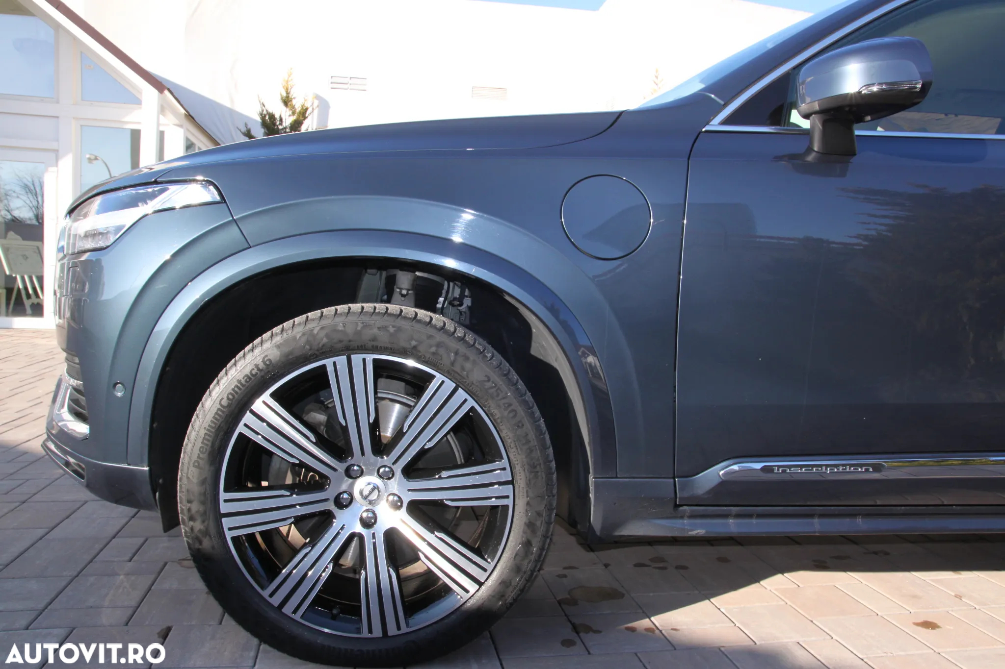 Volvo XC 90 - 9