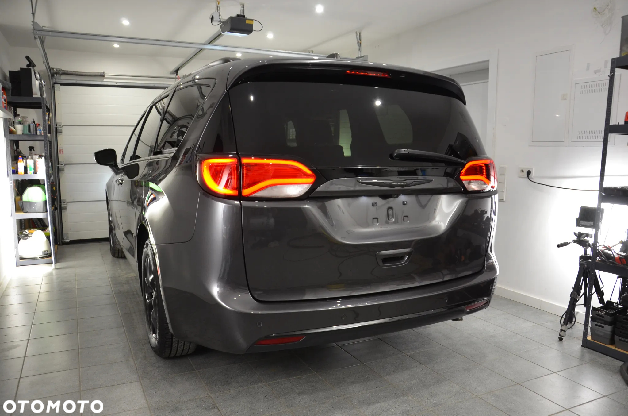 Chrysler Pacifica - 19