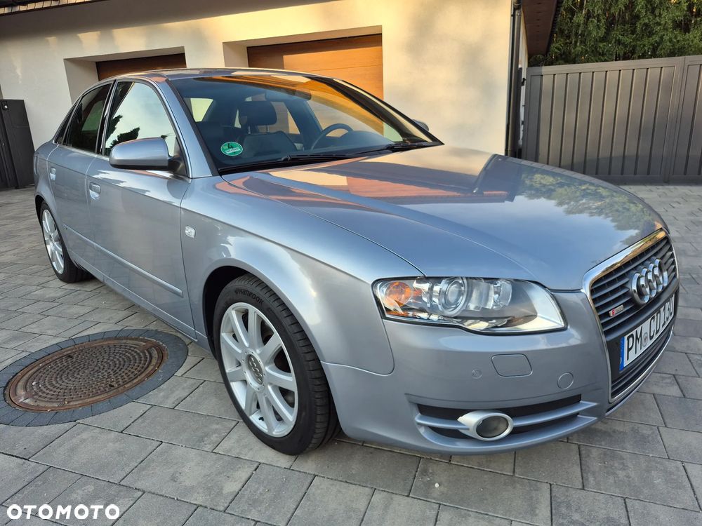 Audi A4 Limousine - 10