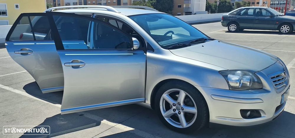 Toyota Avensis SW 2.2 D-4D Sol - 5