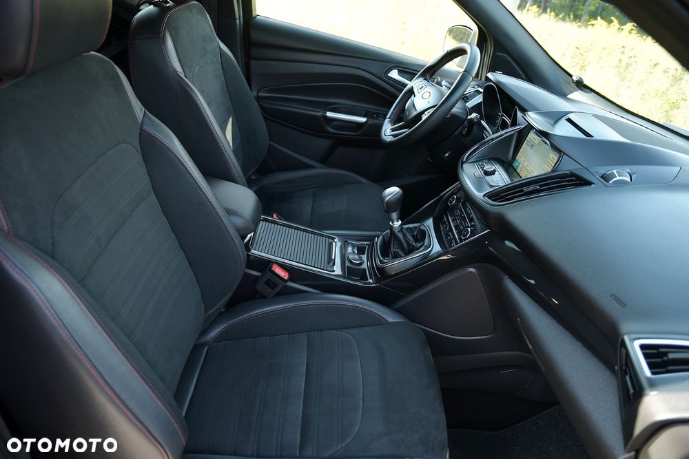 Ford Kuga 2.0 TDCi 4x4 ST-Line - 23
