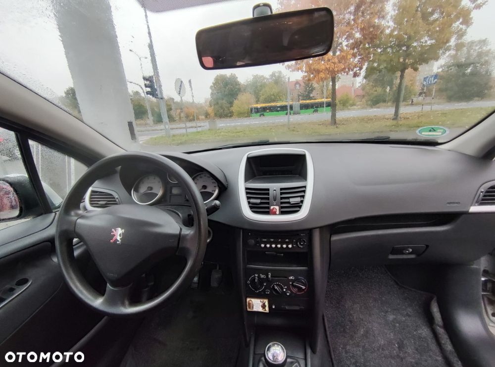Peugeot 207 2007 photo 5